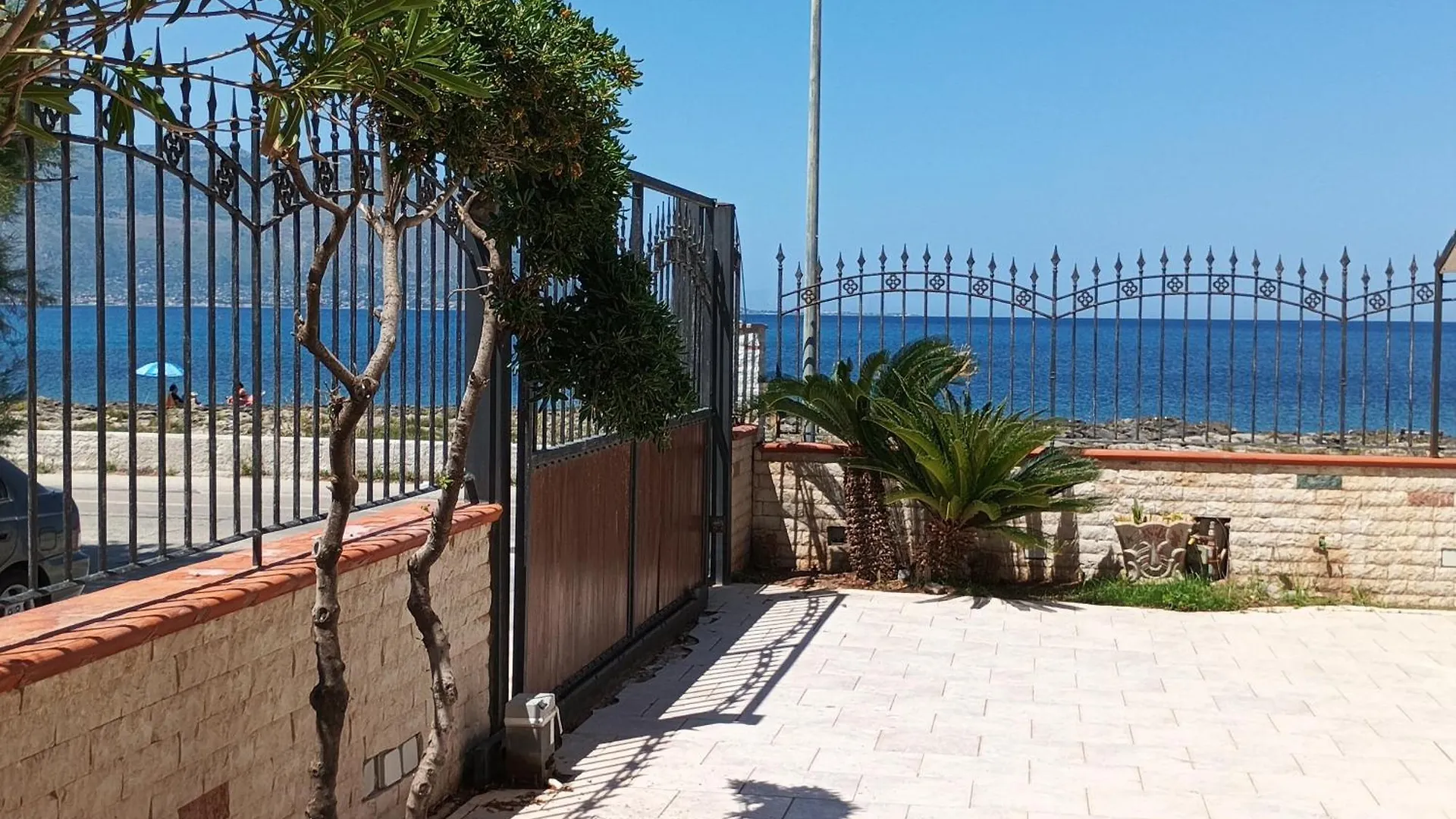 펜션 이솔라델펨미네 Casa Fronte Mare 빌라